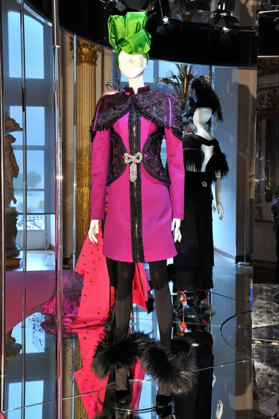 Look 10